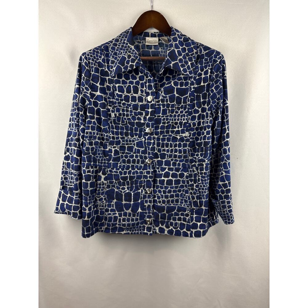Womenโs Zenergy by Chicoโs Size 2 Blue, Silver, & Black Patterned Button Up